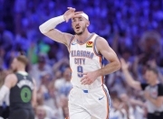 开云体育官方网站-快船横扫马刺，卡鲁索统治全场的简单介绍