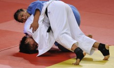 开云体育官网-柔道赛场上对决激烈，技艺精湛令人叹为观止的简单介绍