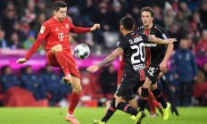 开云体育中国官网-波兰完胜勒沃库森，穆勒关键制胜