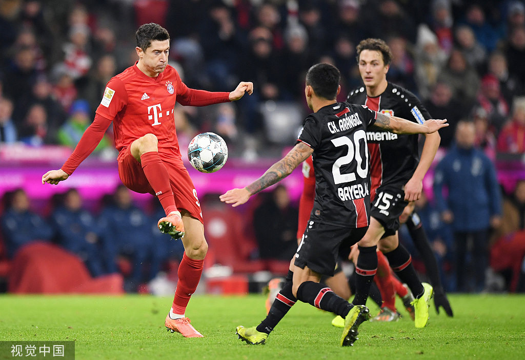 波兰完胜勒沃库森，穆勒关键制胜