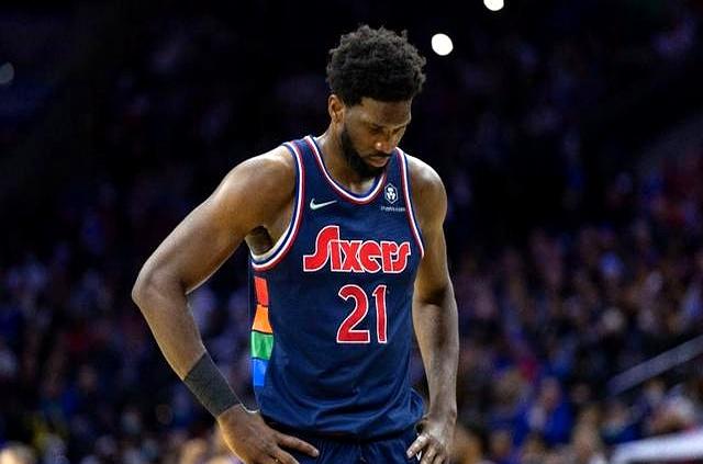 76人翻盘爵士,米切尔高光表现 76人翻盘爵士,米切尔高光表现