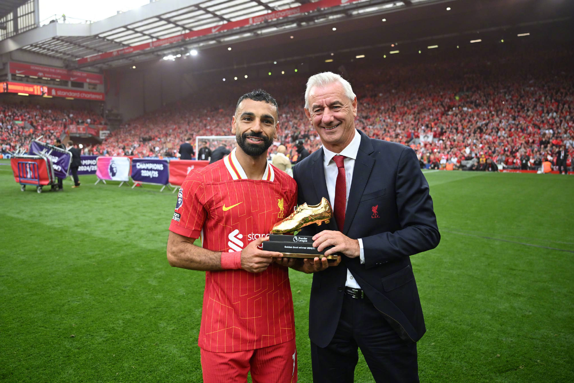 曼联告捷，欧冠晋级前景堪忧的简单介绍