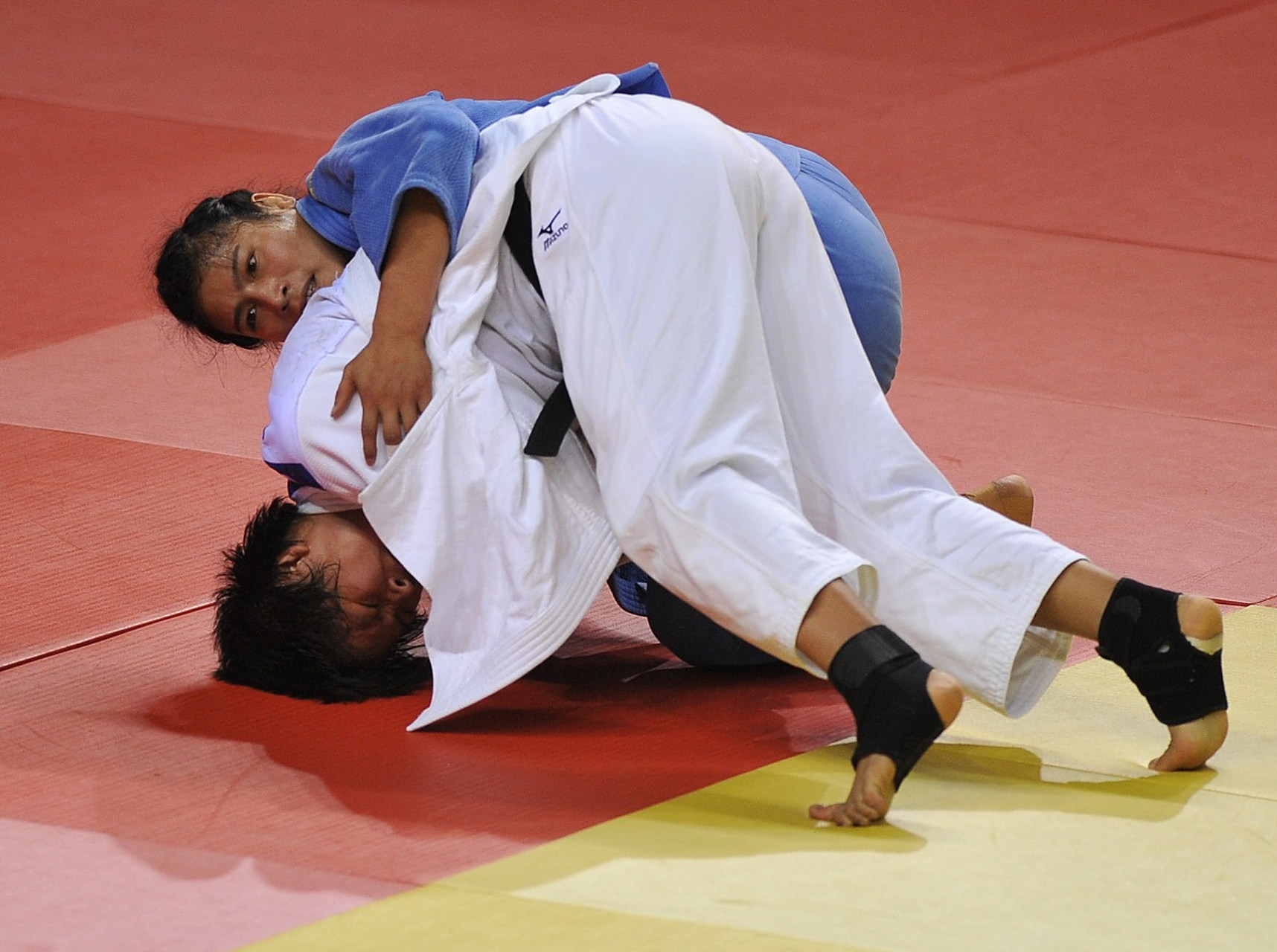 柔道赛场上对决激烈,技艺精湛令人叹为观止的简单介绍 柔道赛场上对决激烈,技艺精湛令人叹为观止的简单介绍