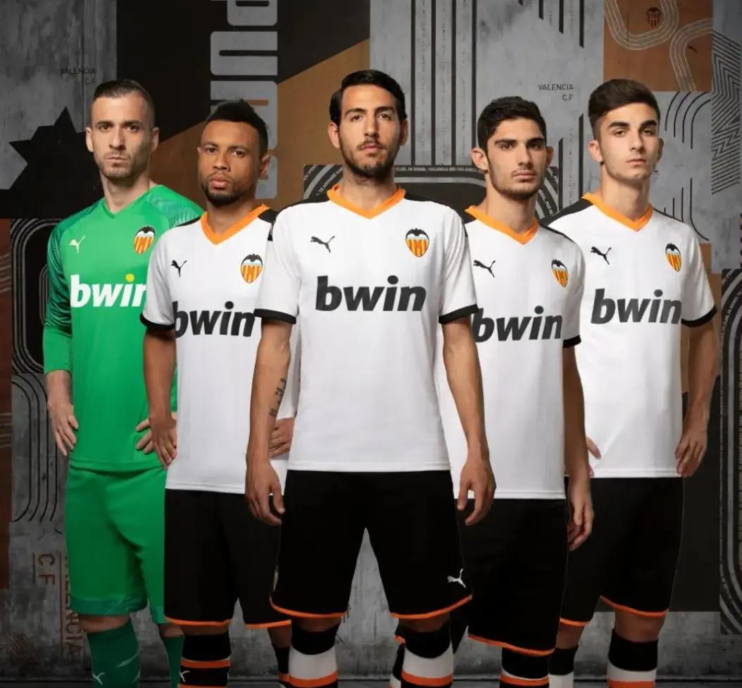 瓦伦西亚客场遭遇惨败，保级压力增大的简单介绍