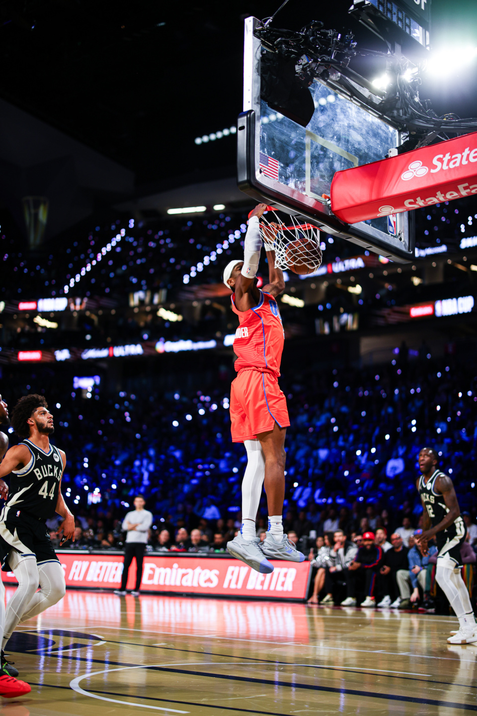 雄鹿主场逆转黄蜂，喜迎两连胜的简单介绍