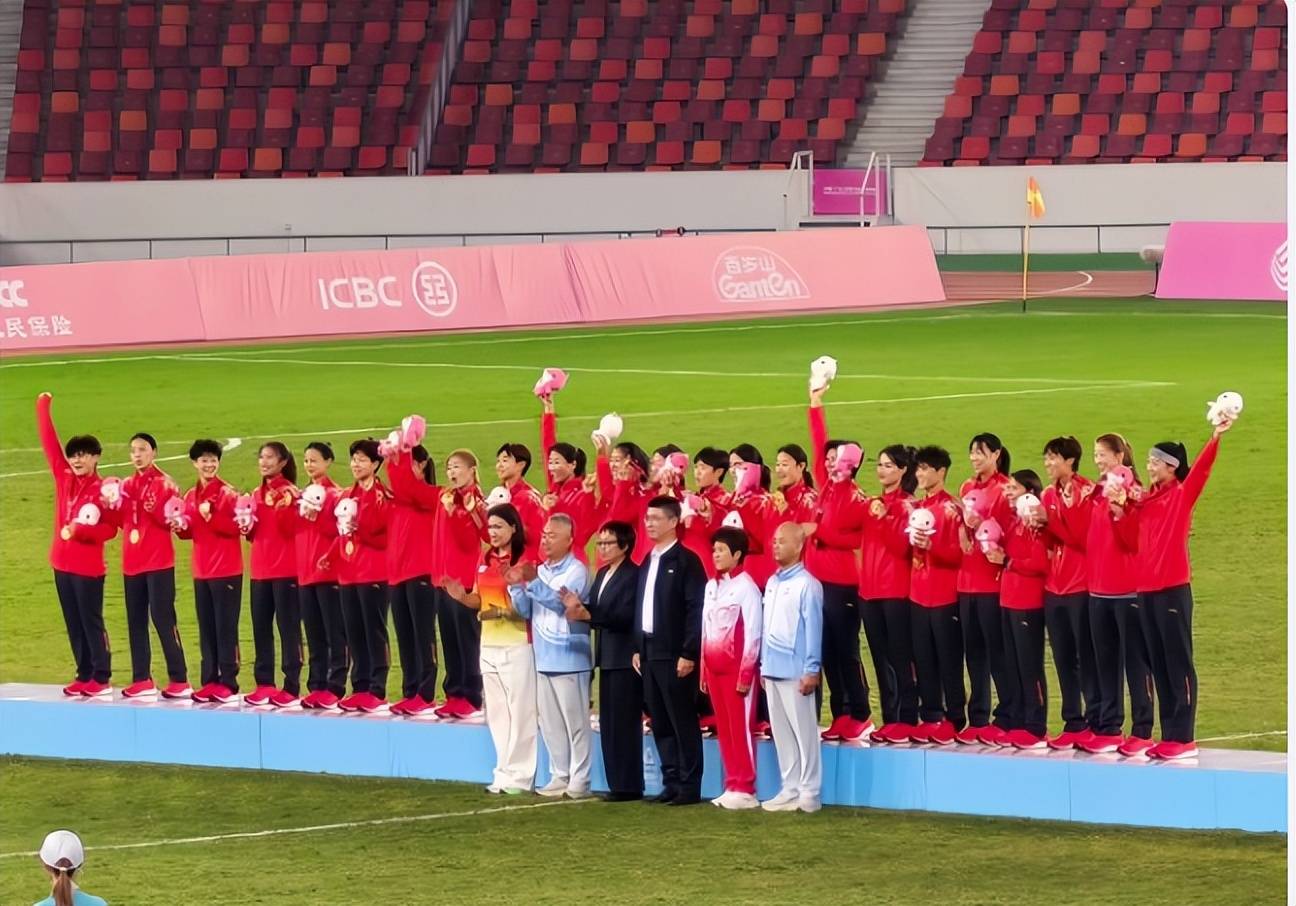 包含江西女足联赛：南昌队与赣州队战平的词条