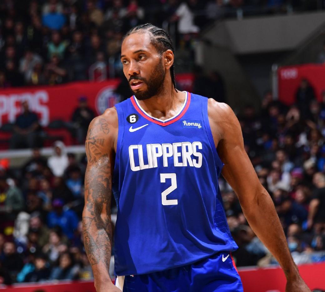 包含快船考虑重建阵容，将主力球员交易出局的词条