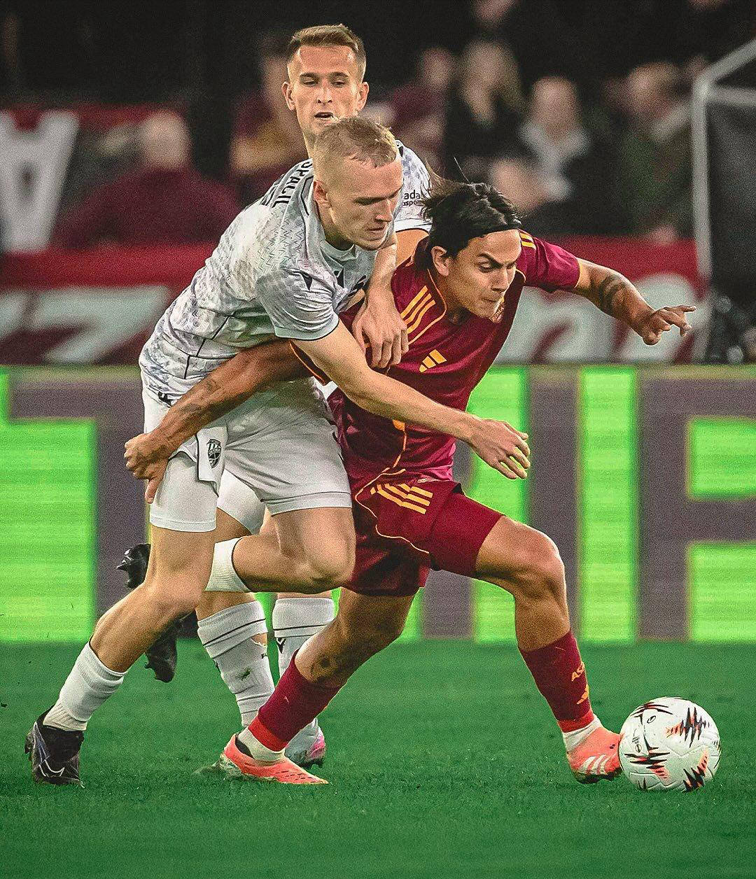 球迷热议罗马在欧冠联赛中的表现