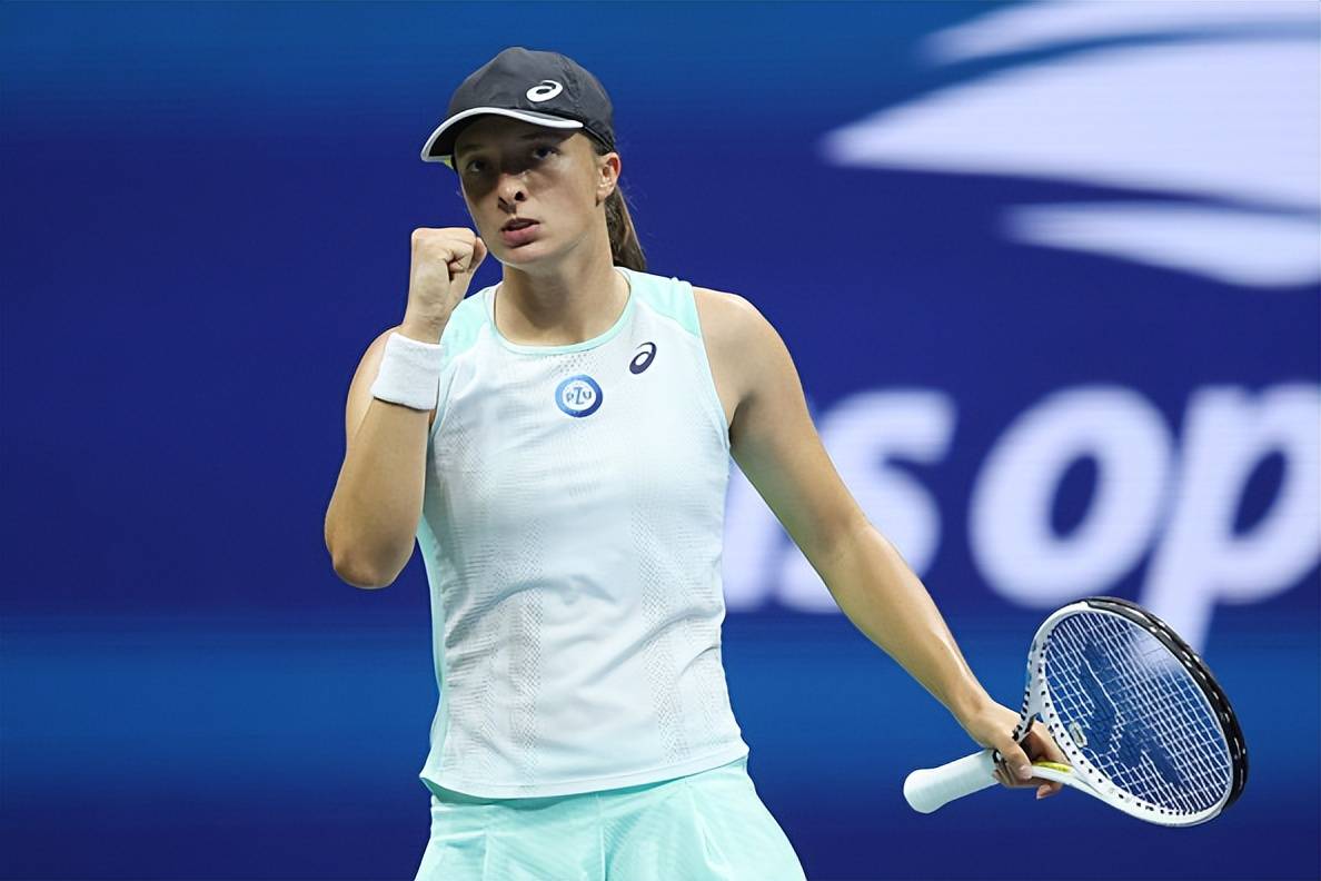 包含美国网球队碾压西班牙网球队，梅德韦杰夫完成帽子戏法的词条