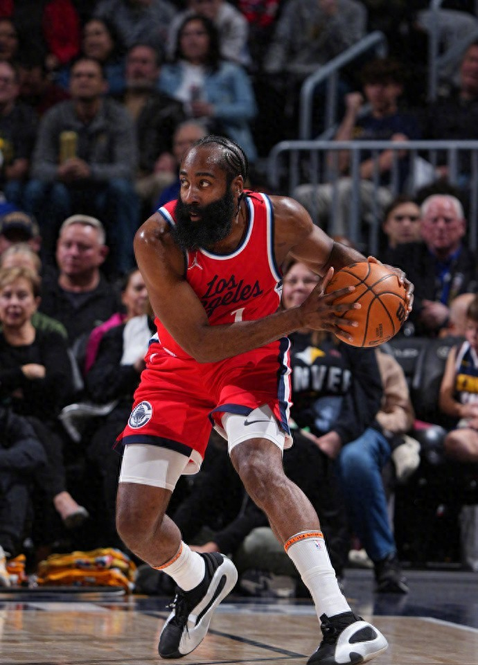 掘金鏖战灰熊，哈里斯打破历史纪录