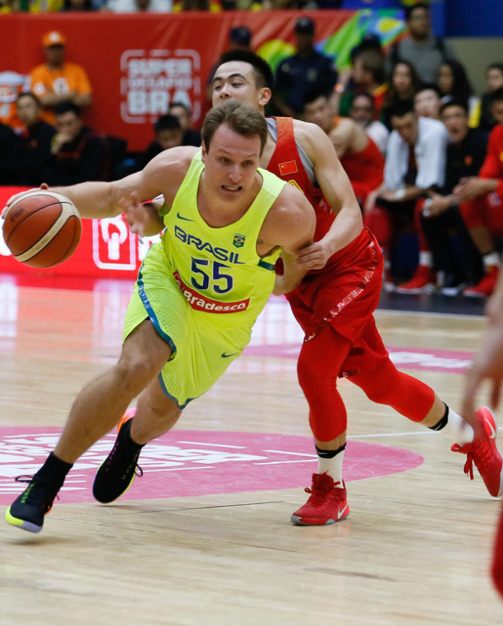 巴西男篮横扫日本男篮，特雷杨三分雨点燃全场的简单介绍