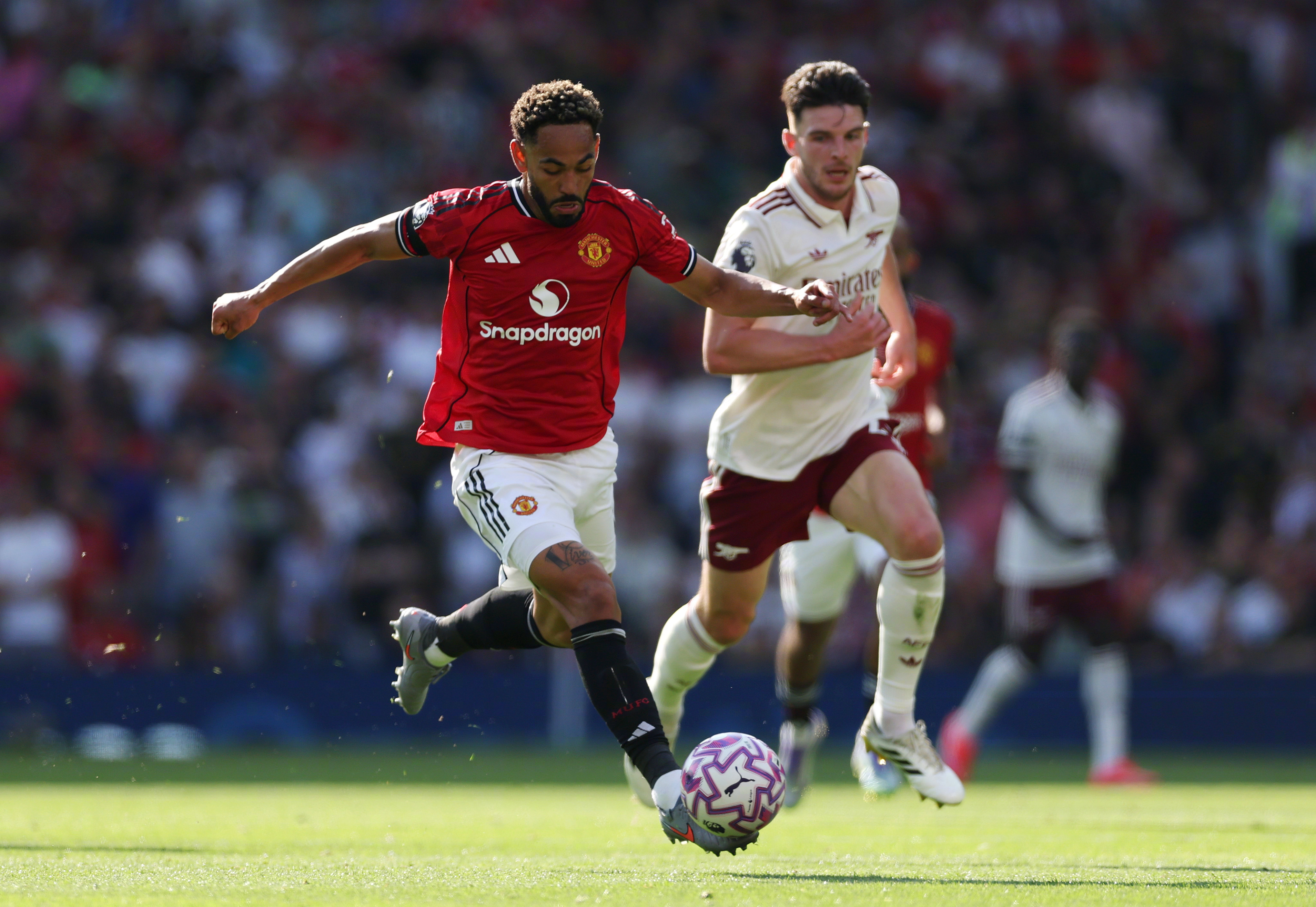 包含阿森纳鏖战拜仁，莱万关键制胜的词条